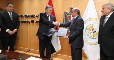 وزيرا العدل وقطاع الأعمال يشهدان توقيع اتفاق لتدريب أعضاء الإدارات القانونية