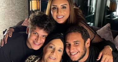 أنغام تحتفل بعيد الأم برفقة والدتها وأولادها: يا رب تسعد كل الأمهات