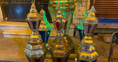 شاهد أطول فانوس رمضان فى الأقصر صنع بيد الحاج منصور بالمنشية