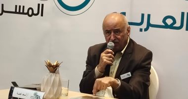 أسعد فضة يحكى تجربته الفنية لطلاب المسرح فى ملتقى الشارقة العاشر.. (صور)