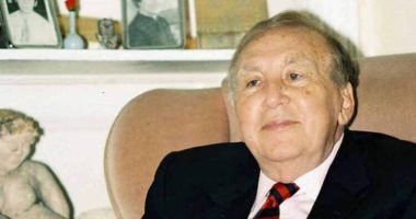 فى عيد الأم وذكرى ميلاده.. قصيدة نزار قبانى عن "ست الحبايب"