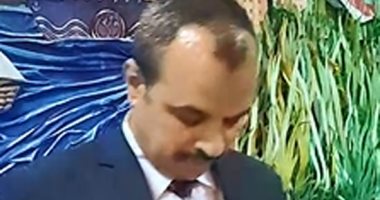 وزير القوى العاملة يسلم وثائق تأمين على العمالة غير المنتظمة بالشرقية.. لايف