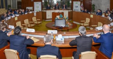 وزير قطاع الأعمال العام يستعرض الفرص الاستثمارية أمام وفد الشركات الفرنسية