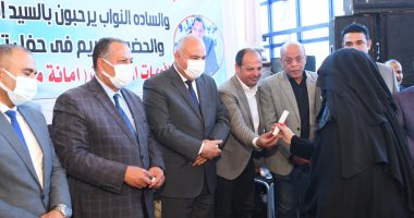 محافظ قنا يكرم 20 من الأمهات المثاليات فى احتفالية كبرى