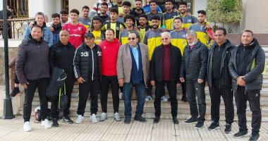 رئيس المقاولون العرب يجتمع بالجهاز الفنى واللاعبين ويطالبهم بمواصلة الانتصارات