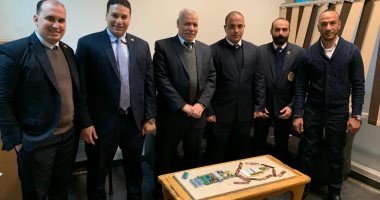 جمارك مطار القاهرة تضبط محاولتى تهريب شيش إلكترونية ومخدر الماريجوانا
