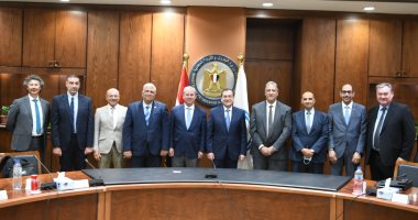 وزير البترول: نهتم بزيادة قاعدة التصنيع المحلى للمعدات والمهمات البترولية