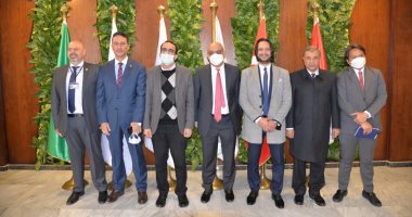 سفير الفلبين يزور الإسماعيلية للتعرف على منظومة التأمين الصحى الشامل.. صور