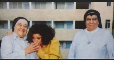 إلهام شاهين تستعيد ذكرياتها مع الراهبة صوفي بعد وفاتها فى عيد الأم