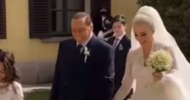 صور وفيديو من حفل زفاف بيرلسكونى مع شريكته التى تصغره بنصف قرن