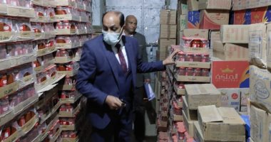 ضبط 75 طن سلع غذائية ومصنع بداخله لحوم فاسدة بمدينة إسنا.. صور