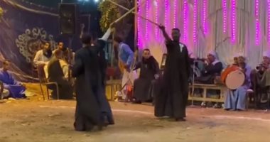 بث مباشر.. لعبة الرجال فقط.. ملوك التحطيب في البر الغربي يبدعون ليلاً