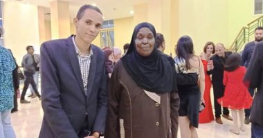 الحاجة مكة 70 سنة من العطاء.. الرئيس السيسى يكرم  أقدم رائدة ريفية فى حفل المرأة المصرية والأم المثالية.. ابنة أسوان لـ"اليوم السابع": أفنيت عمرى فى العمل التطوعى.. وتبرعت بنصف منزلى لتشغيل سيدات قريتى.. صور