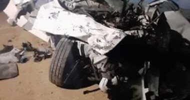 النيابة تصرح بدفن جثتى شخصين لقيا مصرعهما فى حادث تصادم بالسويس.. صور