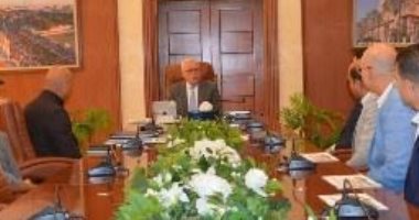 محافظ بورسعيد يستقبل ممثلى الشركة المصرية السعودية لبحث تشغيل الاسكوتر