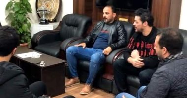 عمرو زكى يصل الزمالك لتسلم مهام عمله بقطاع الناشئين