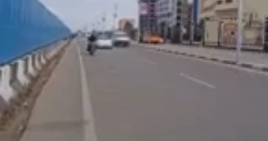 هبوب رياح وتوقف حركة الملاحة البحرية بميناء الصيد بالبرلس.. بث مباشر