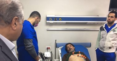 وكيل صحة القليوبية يختبر الأطباء بمستشفى أبو المنجا ويحيل المتغيبين للتحقيق
