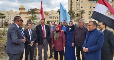 إطلاق مبادرة "هنجملها" لزراعة 500 شجرة مثمرة بجامعة كفر الشيخ.. صور