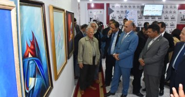 رئيس جامعة الأقصر يفتتح معرض فنون الخط العربى والفن التشكيلى ببيت الشعر.. صور