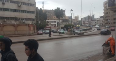 أمطار غزيرة وتعطيل الدراسة.. طقس سئ يضرب البحيرة الآن.. لايف وصور