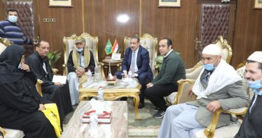 محافظ المنوفية يلتقى عددا من الحالات الإنسانية وذوى الهمم ويستجيب لمطالبهم