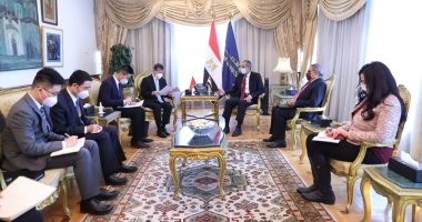 وزير الاتصالات يبحث مع سفير الصين سبل التعاون فى مجالات بناء القدرات الرقمية