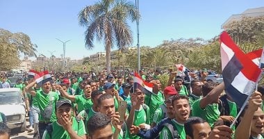 مسيرة طلابية بجامعة أسيوط ضد الإرهاب ضمن ملتقى أسبوع الشعوب.. لايف وصور
