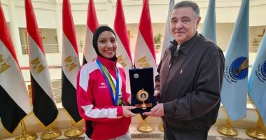 تعرف على تفاصيل لقاء محافظ البحر الأحمر ببطلة إفريقيا للكاراتية