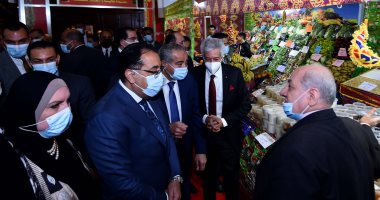 رئيس الوزراء يفتتح المعرض الرئيسى لـ"أهلا رمضان" بالقاهرة.. مدبولى يشدد على عرض المنتجات بتخفيضات وأسعار مميزة لتلبية احتياجات المواطنين.. ووزير التموين: توفير جميع أنواع السلع بتخفيضات تتراوح بين 20 و25%‏ 