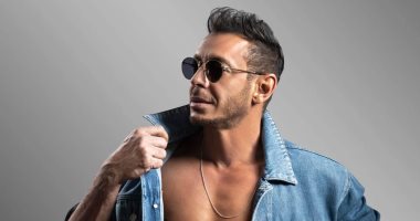 بفوتو سيشن جديد.. مصطفى شعبان فى كواليس مسلسل "دايما عامر"