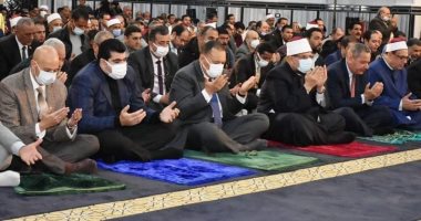 وزير الأوقاف ومحافظ الشرقية يؤديان صلاة الجمعة بمسجد الحاج عبدالرازق بقرية شبرا