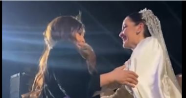 إليسا تشارك في حفل زفاف شام الذهبي ابنة أصالة