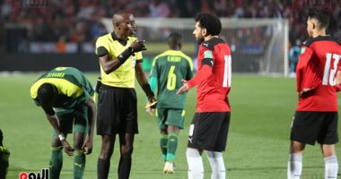 الحكم يتراجع عن منح ميندى الإنذار الثانى بعد الالتحام مع حمدى فتحى.. فيديو