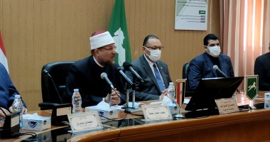وزير الأوقاف من الشرقية: عودة الدروس الدينية فى شهر رمضان وفتح مصليات السيدات للتراويح.. مختار جمعة: توزيع نصف مليون شنطة خلال الشهر الكريم.. توزيع 16 طن لحم على 16 ألف أسرة يوميا.. و25 ألف زى أزهرى للائمة