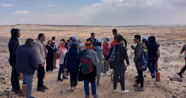 الوفود المشاركة بالملتقى العربى الإفريقى تزور محمية الغابة المتحجرة.. صور
