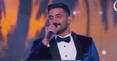 حسين فهمى للمتسابق أسامة عطية فى "الدوم": "هتنافس كريم عبد العزيز قريب"