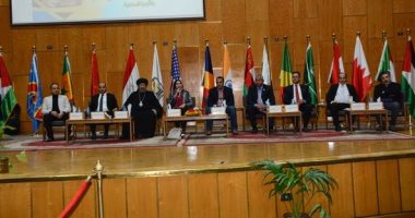 دور القوى الناعمة فى مواجهة التطرف بملتقى الهناجر الثقافى بجامعة أسيوط