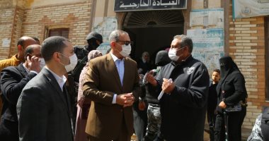 محافظ كفر الشيخ يوجه بتوفير استراحات للمرضى وذوى الهمم بمستشفى الرمد.. صور