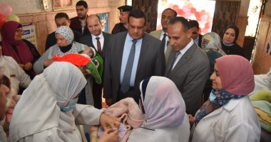 محافظ البحيرة يفتتح الحملة القومية للتطعيم ضد مرض شلل الأطفال.. صور