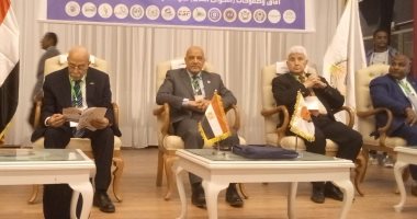 رئيس جامعة أسوان يفتتح فعاليات الملتقى الدولى للسياحة الرياضية