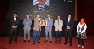 جامعة المنصورة تكرم رموزها احتفالا بيوبيلها الذهبي.. صور