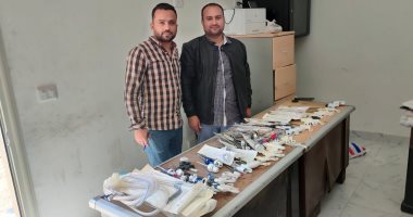 جمارك سفاجا تضبط 10 محاولات تهرب لعدد من الأسلحة البيضاء والتليسكوبات  