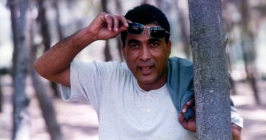 "عاوزين ندخل كأس العالم".. سر الأمنية الكروية لـ أحمد زكى فى ذكرى ميلاده