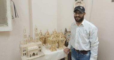 رمضان فى مصر حاجة ثانية.. حكاية شاب قبطى أشتهر بصناعة الفوانيس فى بنى سويف.. "ميلاد" يعتمد على الشغل اليدوى والابتكار فى التصميم.. ويؤكد: الأقباط يشترون الفوانيس لإهدائها لأصدقائهم المسلمين.. صور
