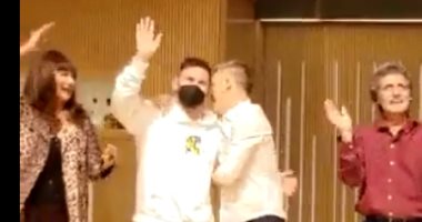 استقبال حافل لـ ميسى على أحد مسارح الأرجنتين بعد التأهل لكأس العالم.. فيديو