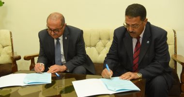 رئيس جامعة أسيوط يوقع بروتوكول تعاون مع مؤسسة دار المعارف