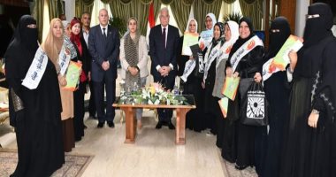 محافظ جنوب سيناء يكرم الأمهات المثاليات فى شرم الشيخ.. صور