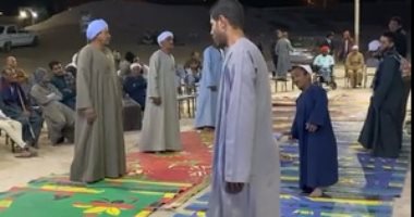 مدح النبى يُشعل حماس أهالى الأقصر بمولد أبو القمصان.. فيديو