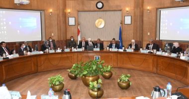 محافظ الإسماعيلية ورئيس جامعة القناة يفتتحان معرض ابتكارات طلاب الكلية الصينية